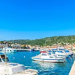 Marijela * Vela Luka