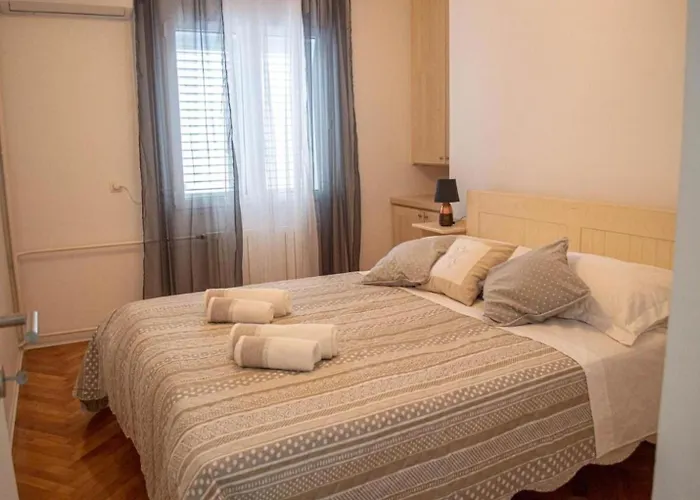 Marijela * Vela Luka